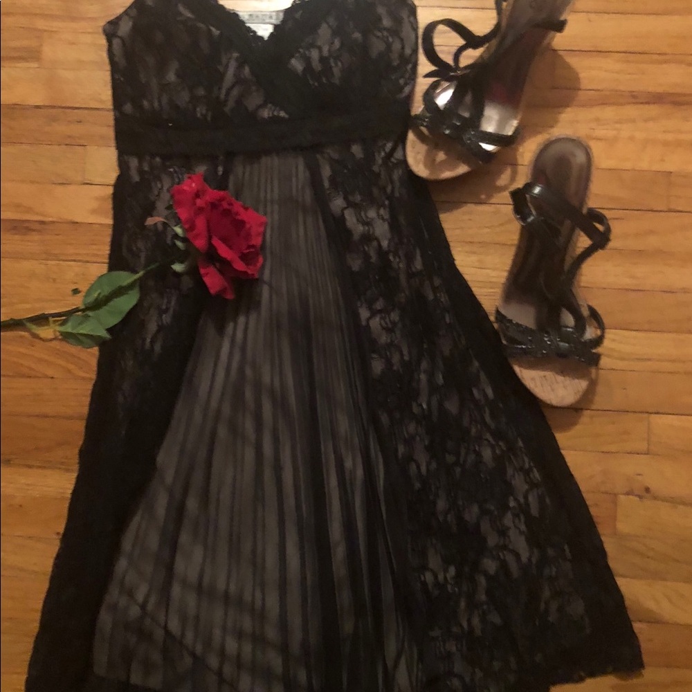 Black Dress - Picture 6 of 8